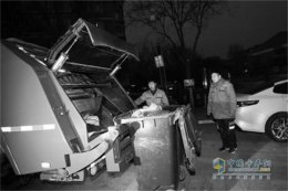 捍卫“北京蓝”纯电动环卫车开进“回天地区”
