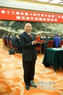 送车模给总理 东风商用车这位两会代表“不一般”