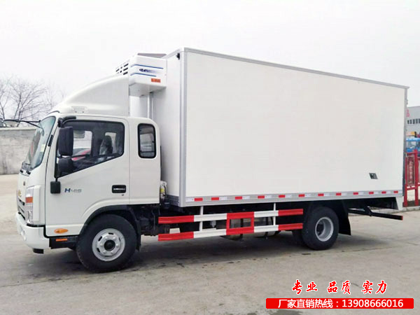 中型冷冻车