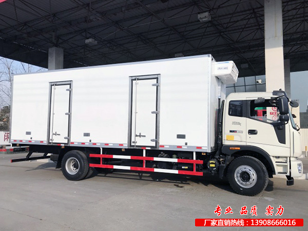 中型冷冻车