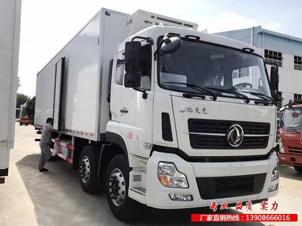 大型冷冻车