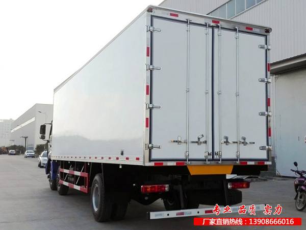 大型冷冻车