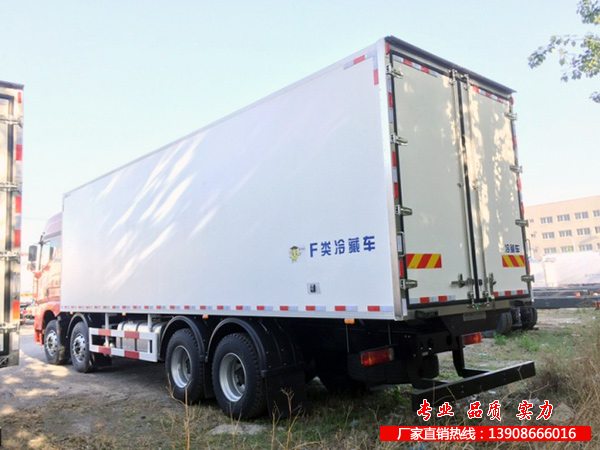 解放J6H前四后八保温车