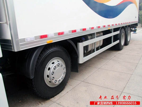 重汽MAN前四后八保温车