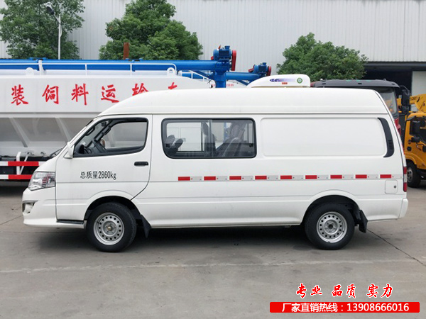金龙面包冷冻车