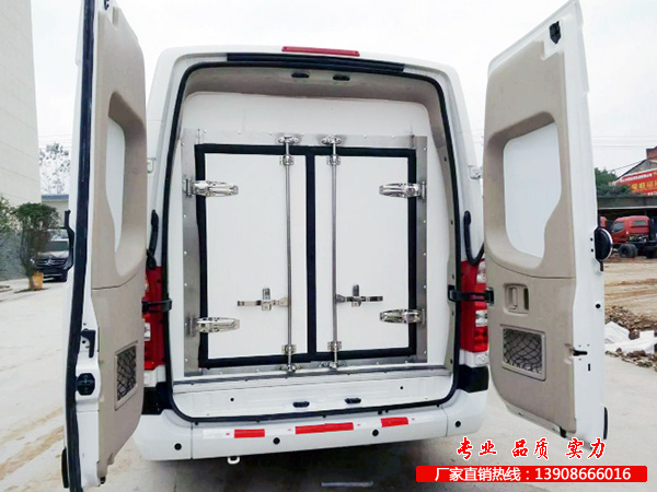 福田图雅诺面包保温车