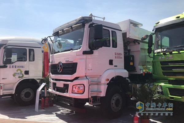 德龙新M3000 6×4自卸车